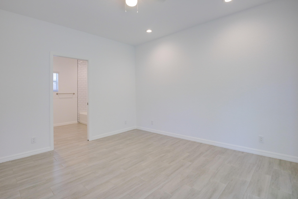 632 11th Street - Photo 5