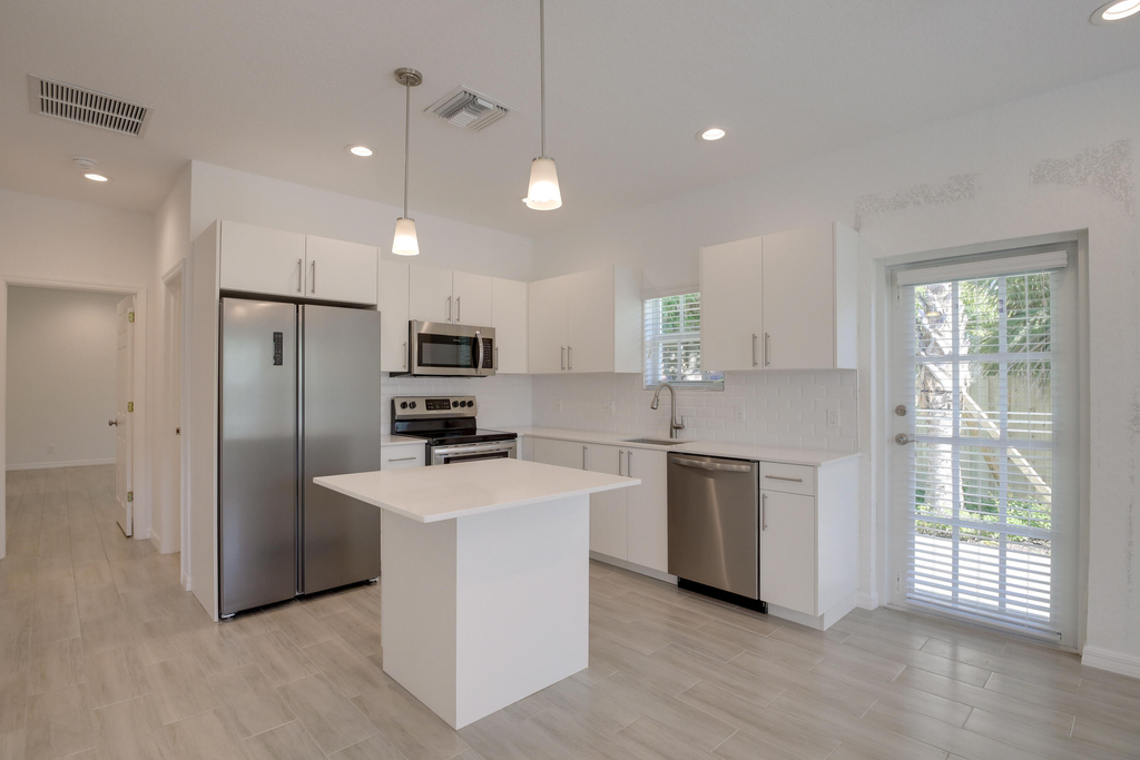 632 11th Street - Photo 1