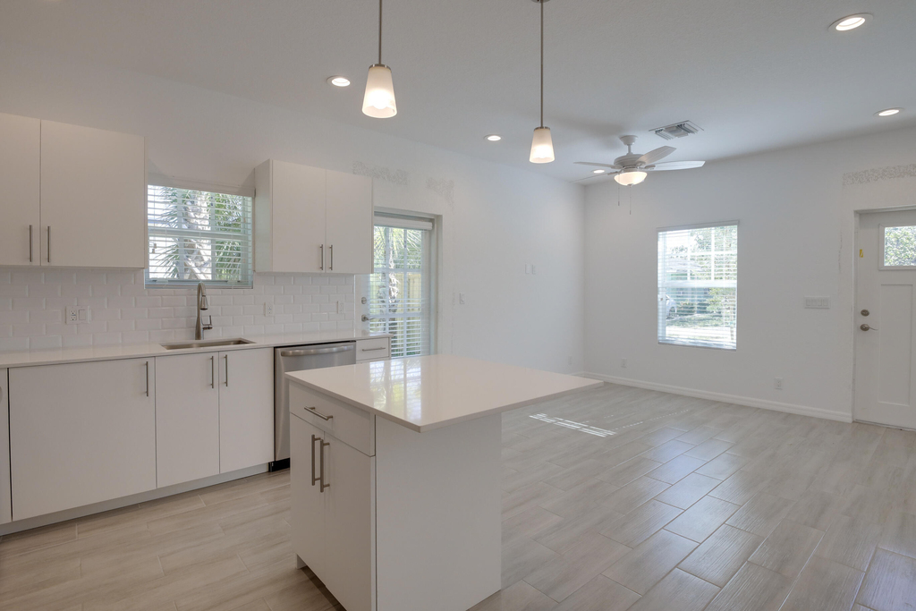 632 11th Street - Photo 2