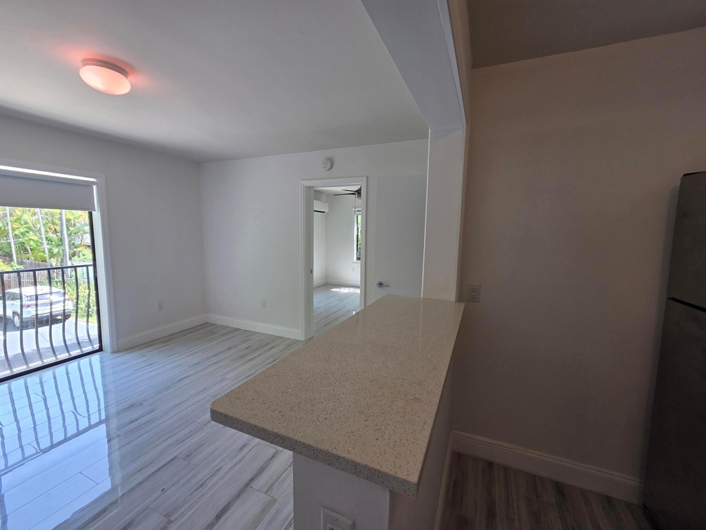 1605 E Broward Boulevard - Photo 11