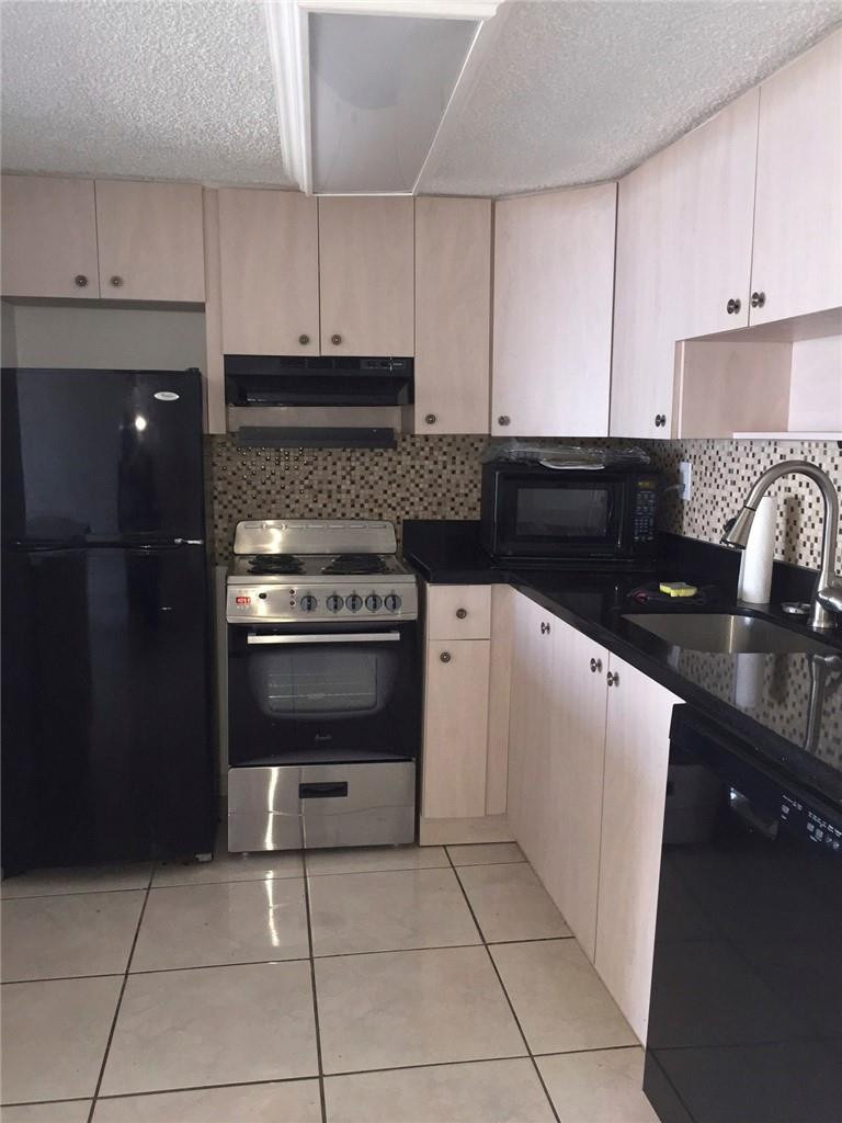 300 Oregon Street - Photo 2