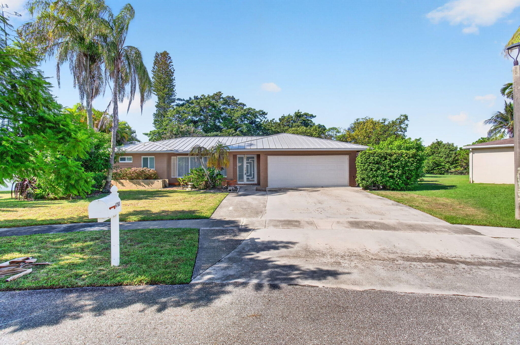 4760 Bison Street - Photo 0