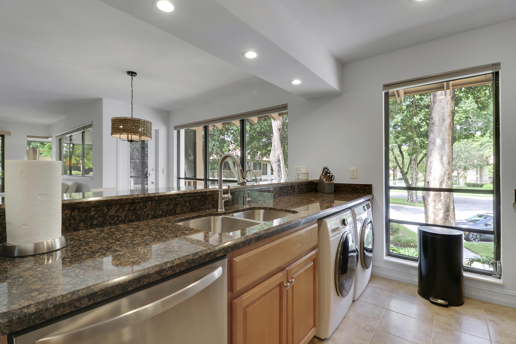 606 Brackenwood Cove - Photo 12
