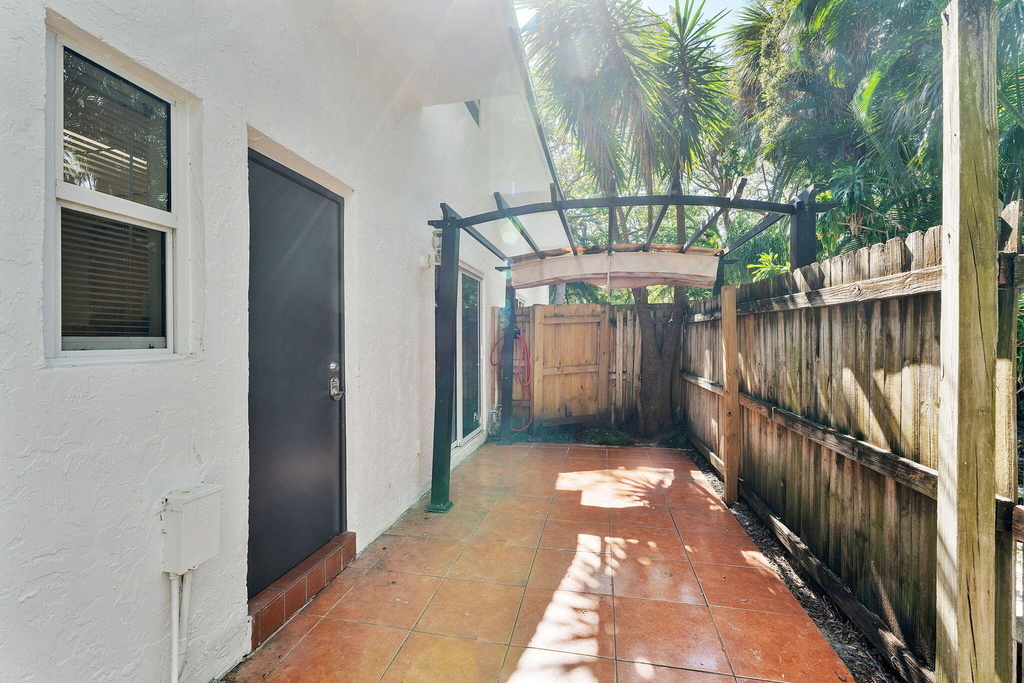 1945 Nw 4th Avenue - Photo 25