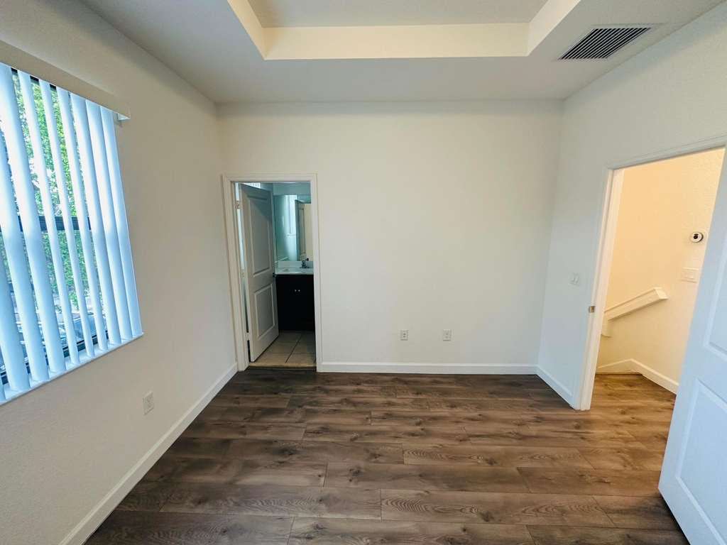 346 Ne 208th Terrace - Photo 15