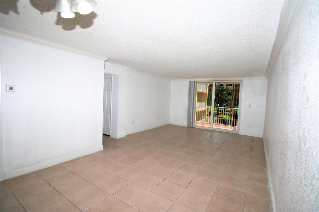 7000 Nw 186th Street - Photo 5