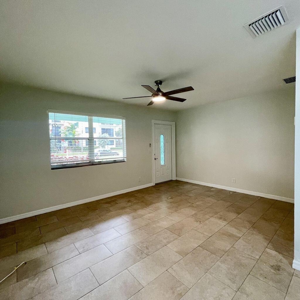 1718 Mercer Avenue - Photo 6