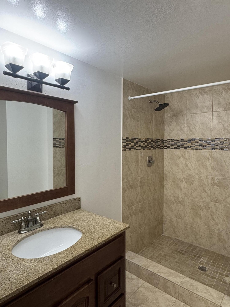 16171 Blatt Boulevard - Photo 8