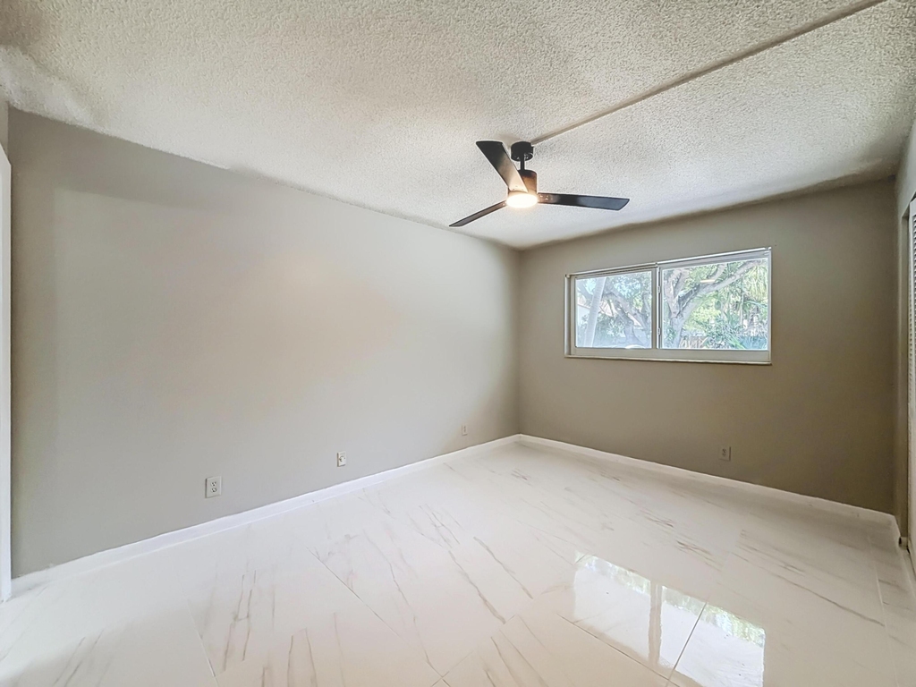 207 Tropic Isle Drive - Photo 6