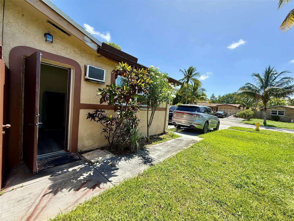 3548 Nw 39th Avenue - Photo 1