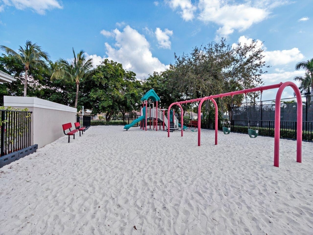11289 Nw 65th Manor - Photo 32