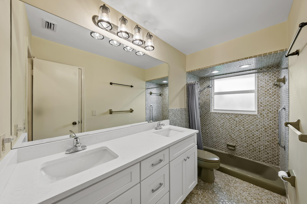 129 Alhambra Place - Photo 23