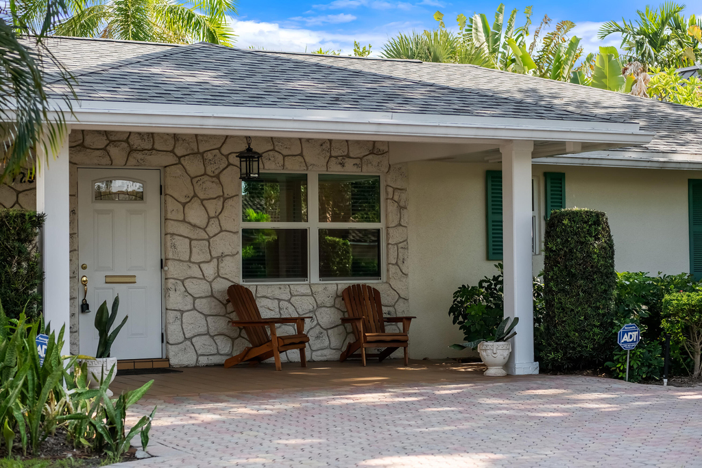 129 Alhambra Place - Photo 1