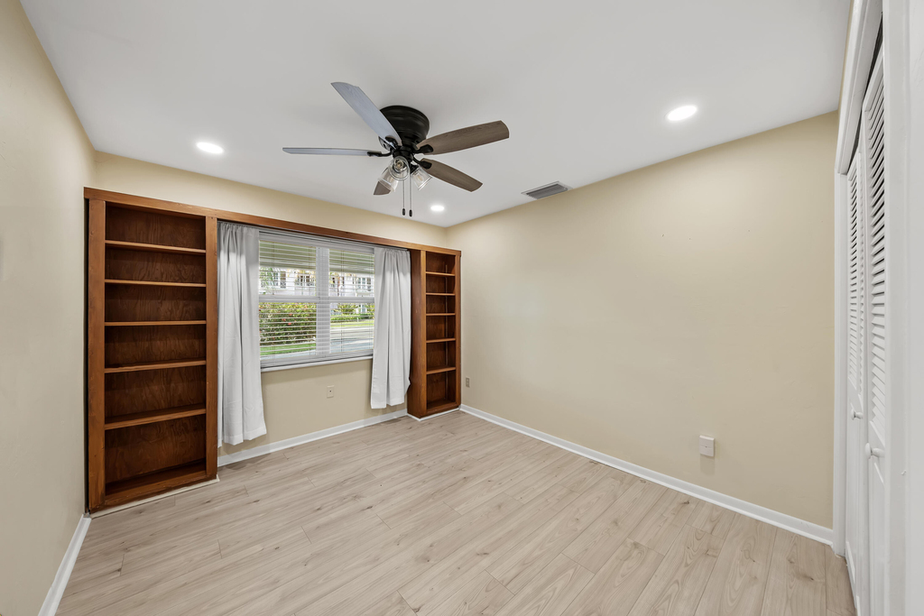 129 Alhambra Place - Photo 22