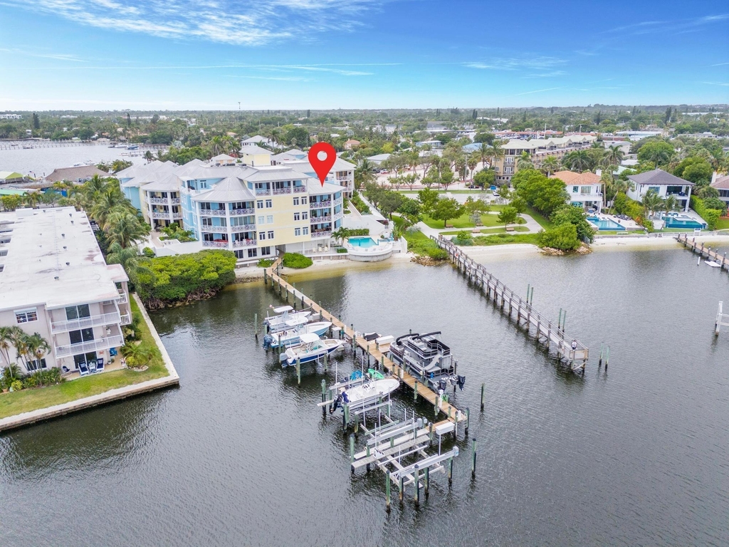 309 E Ocean Avenue - Photo 1