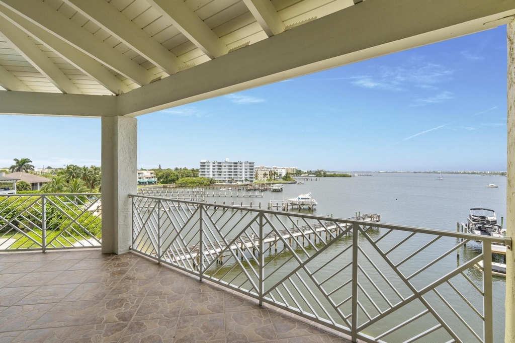 309 E Ocean Avenue - Photo 27