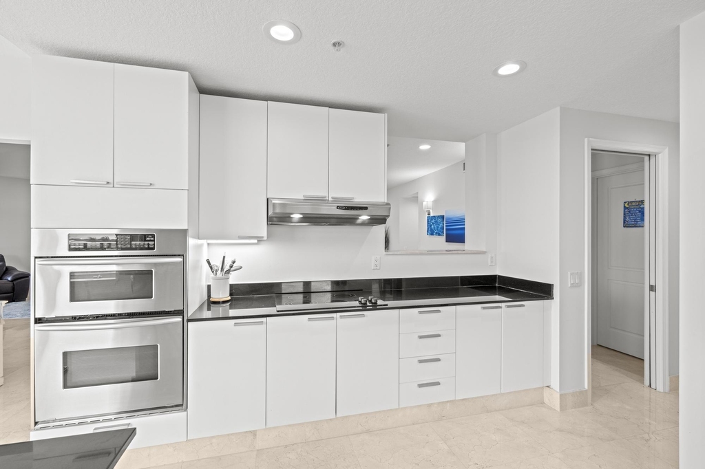 309 E Ocean Avenue - Photo 12