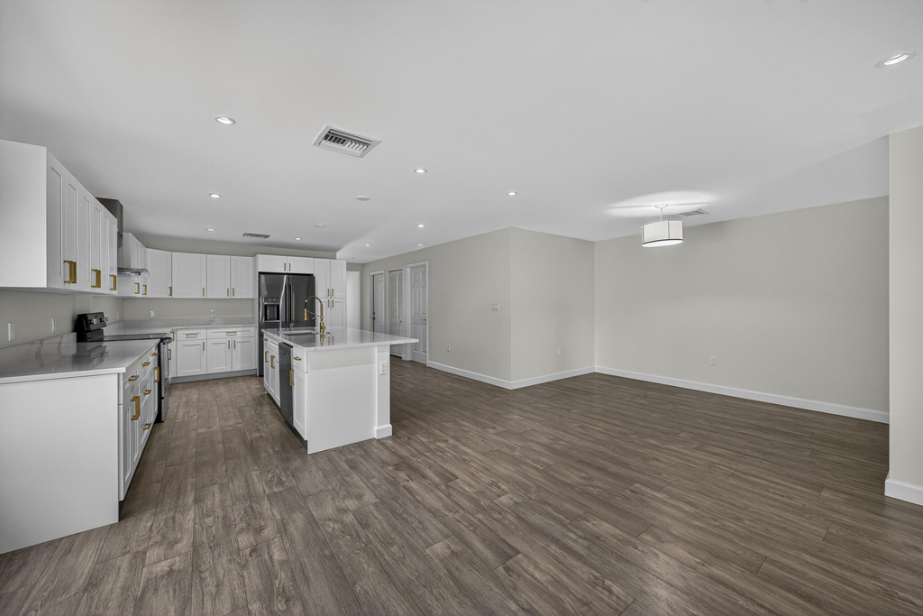 410 Ne 34th Street - Photo 7