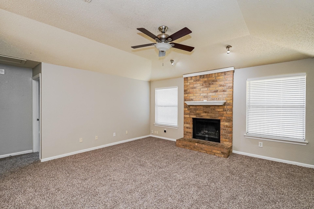 6476 Sudbury Way - Photo 1
