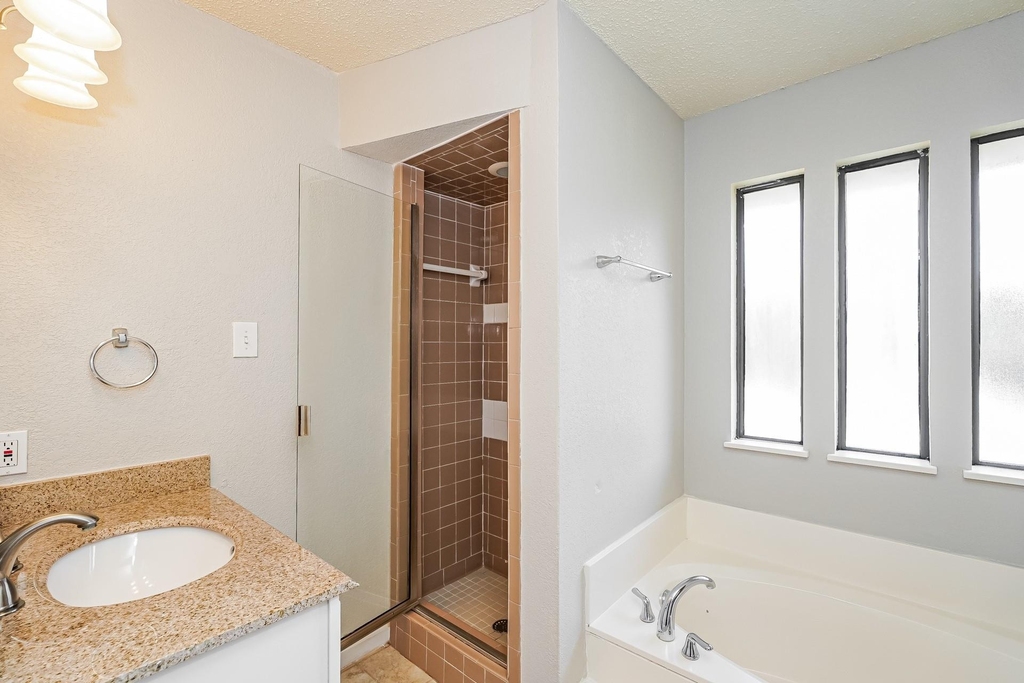 6476 Sudbury Way - Photo 15