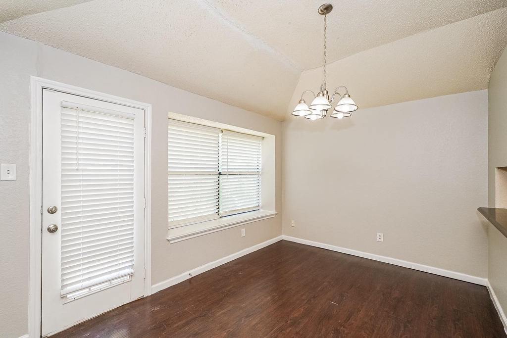 6476 Sudbury Way - Photo 4