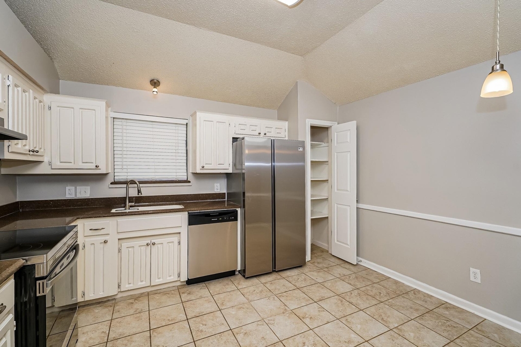 6476 Sudbury Way - Photo 6