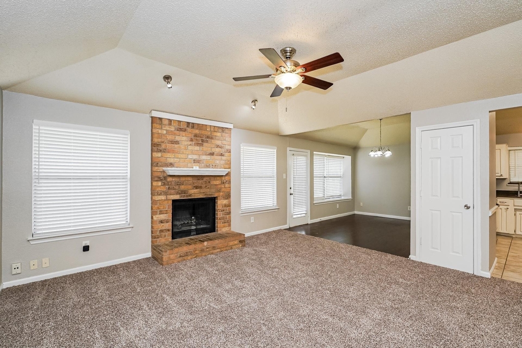 6476 Sudbury Way - Photo 3