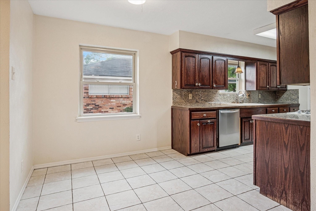 1725 Mapleton Drive - Photo 6