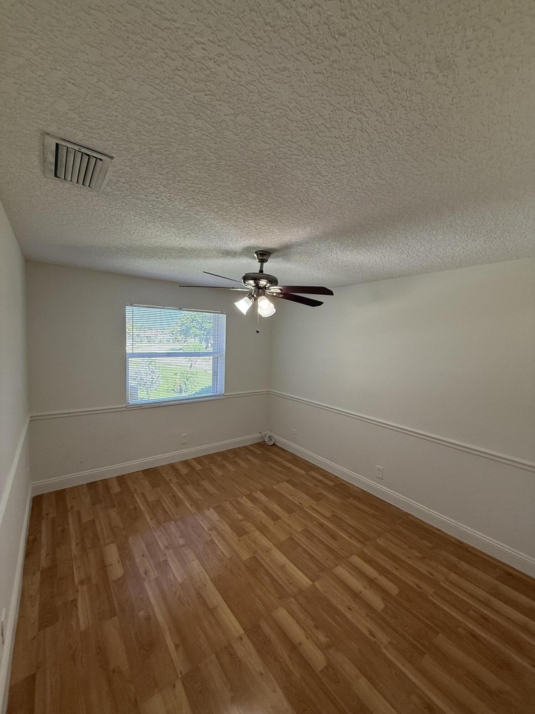 5515 N Lakewood Circle N - Photo 4