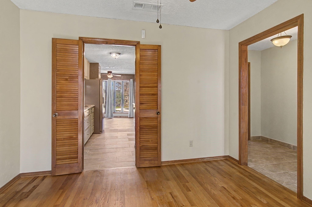 604 Baker Drive - Photo 6