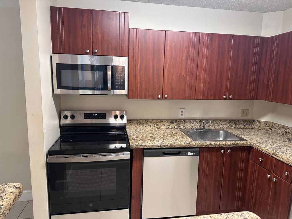10773 Cleary Boulevard - Photo 28