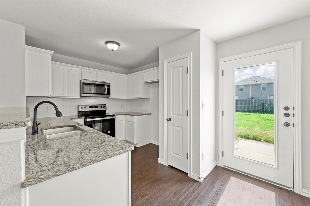 236-238 W Lake - Photo 2