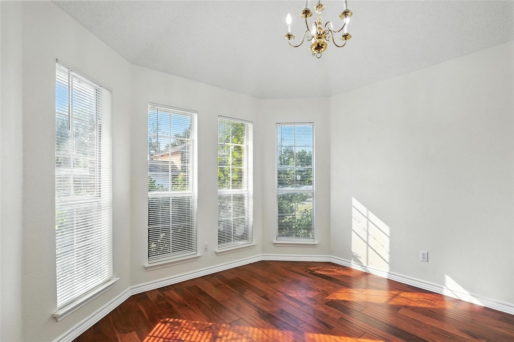 2711 Primrose Lane - Photo 5
