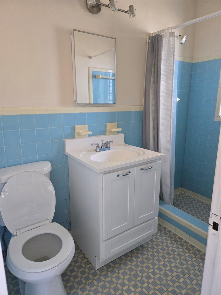 1560 Ne 111th Street - Photo 5
