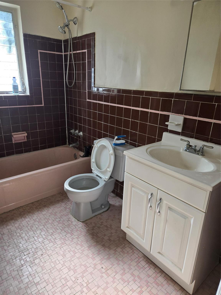 1560 Ne 111th Street - Photo 4