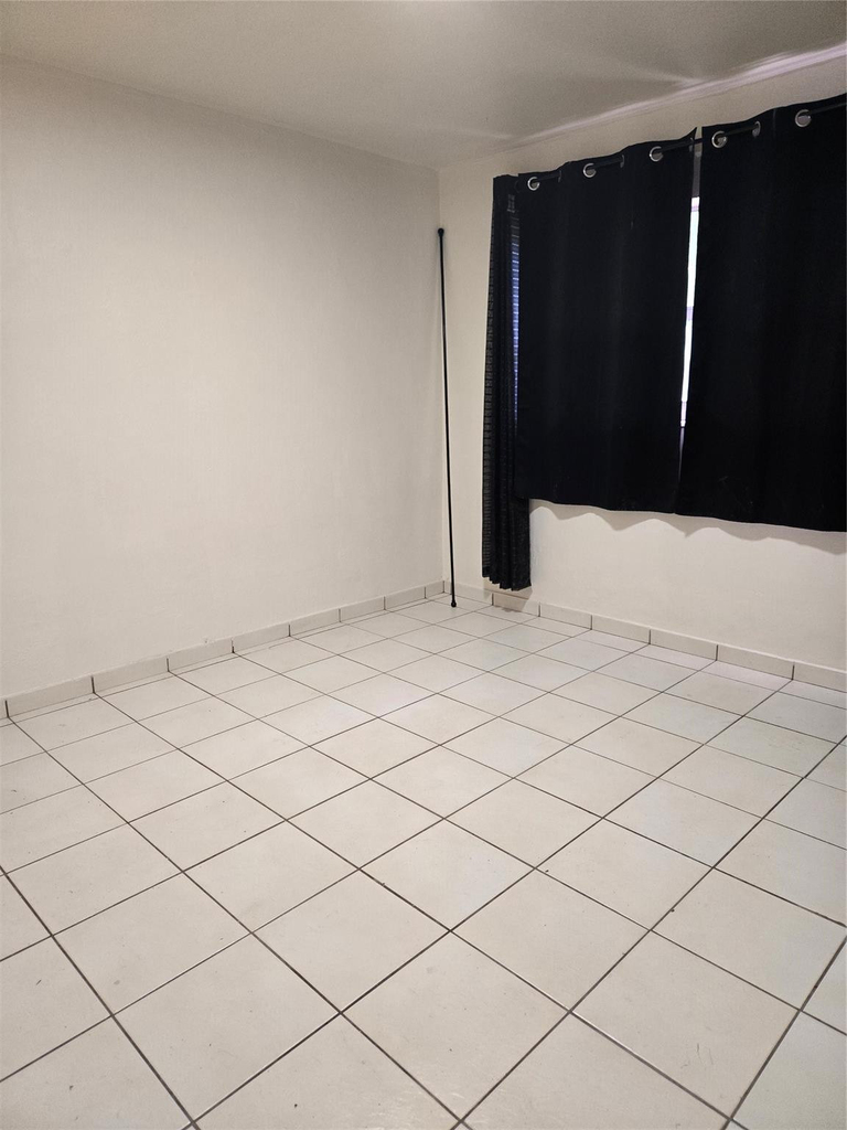 1560 Ne 111th Street - Photo 10