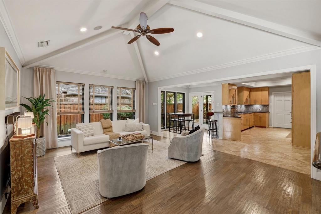 8710 Sanshire Avenue - Photo 11