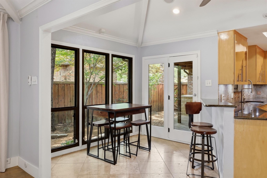 8710 Sanshire Avenue - Photo 13