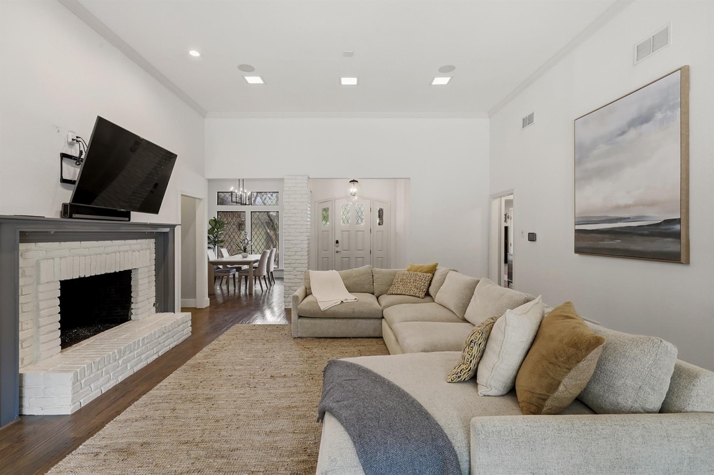 8710 Sanshire Avenue - Photo 7