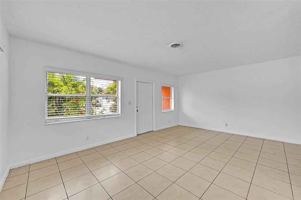 1218 Nw 6th Avenue - Photo 6