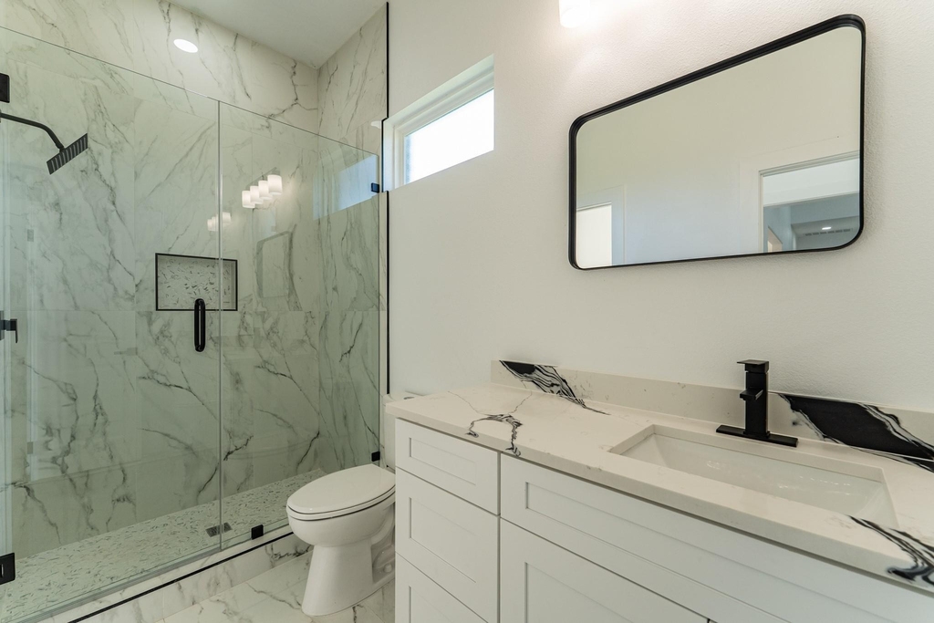 2147 Heath Street - Photo 21