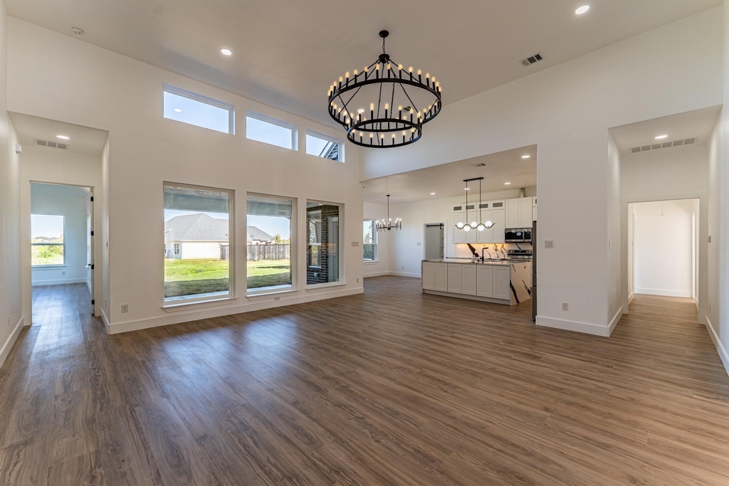 2147 Heath Street - Photo 2