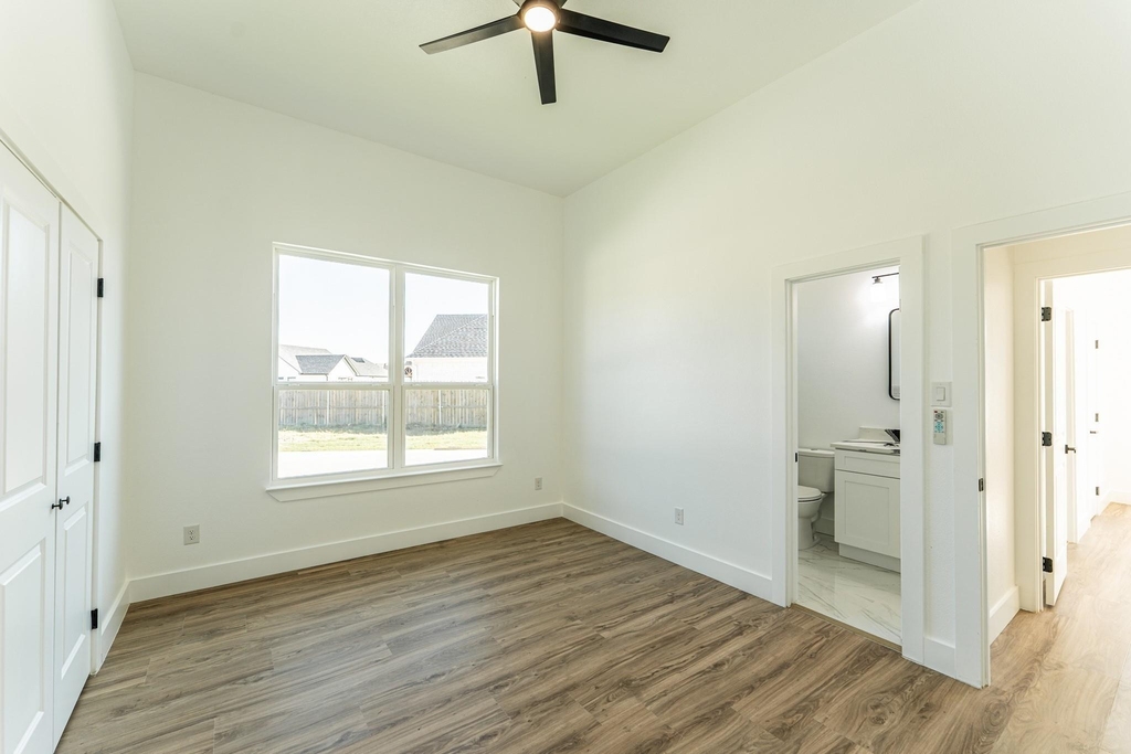 2147 Heath Street - Photo 23