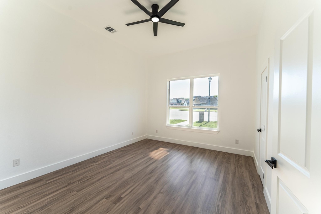 2147 Heath Street - Photo 19