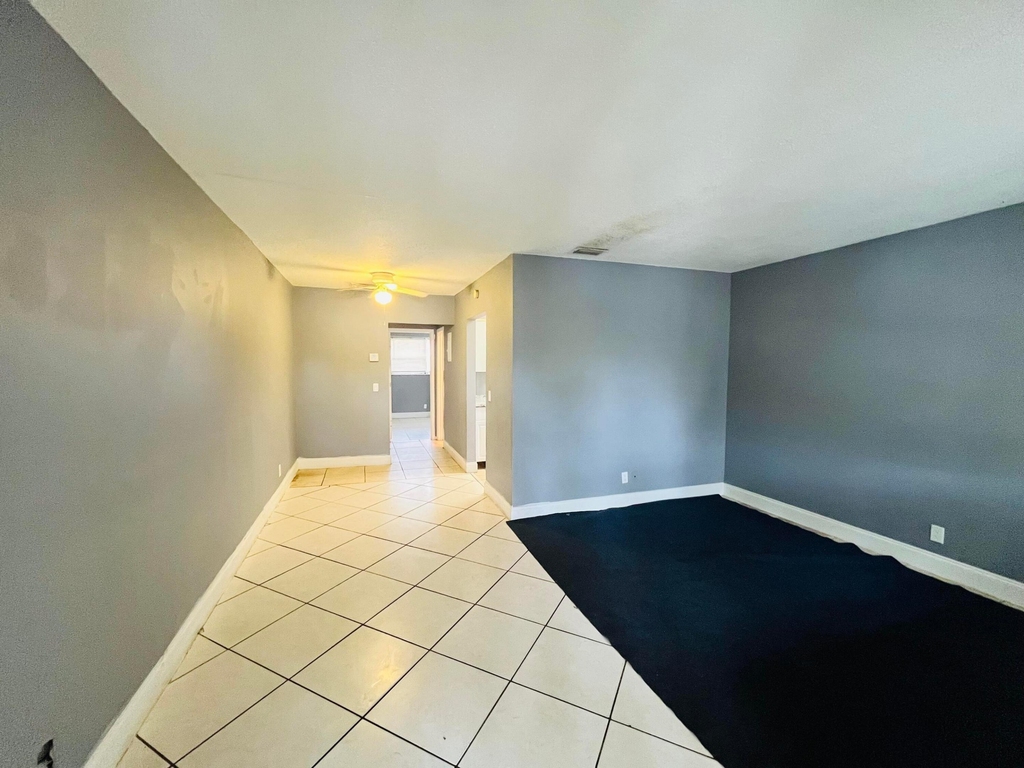 635 Sw 20th Court N - Photo 1