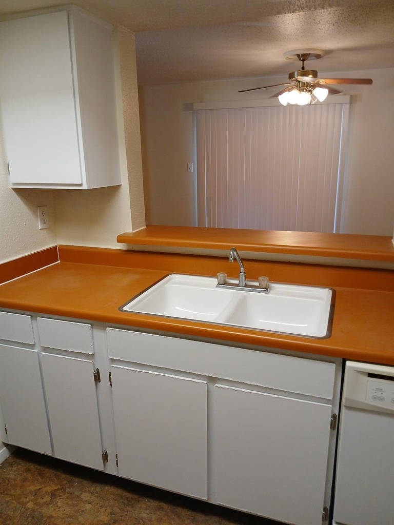 7431 Holly Hill Drive - Photo 3