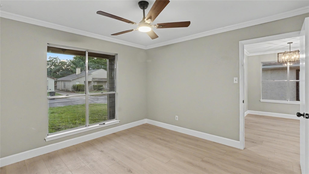 2755 Parkchester Drive - Photo 11