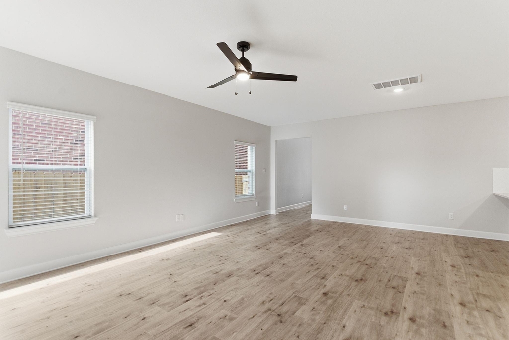 1308 Windermere Way - Photo 5