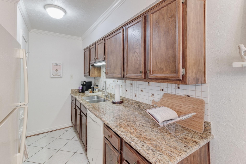4130 Hawthorne - Photo 11