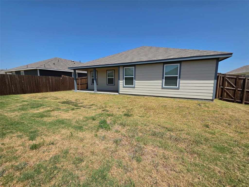 207 Weatherboard Drive - Photo 2